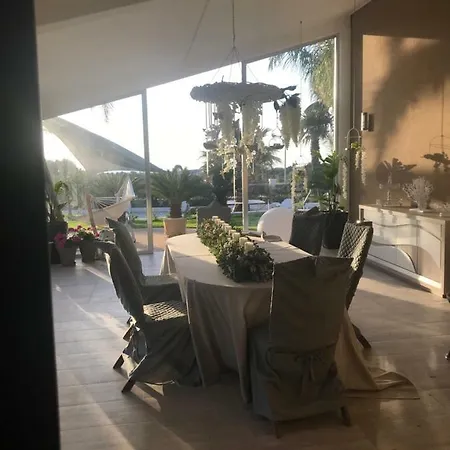 Jolie Villa